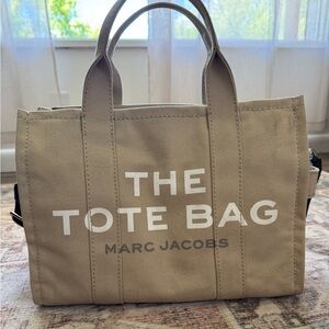 MARC JACOBS The Tote Bag